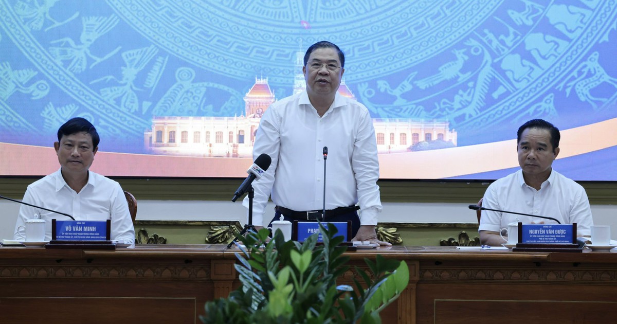 Phó Thủ tướng Thường trực Phạm Gia Túc làm việc với TPHCM về thúc đẩy tăng trưởng và giải ngân đầu tư công