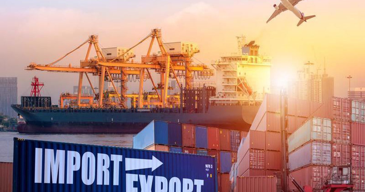 Thu ngân sách từ xuất nhập khẩu 8 tháng đạt 352 nghìn tỷ đồng, tăng 17,4%